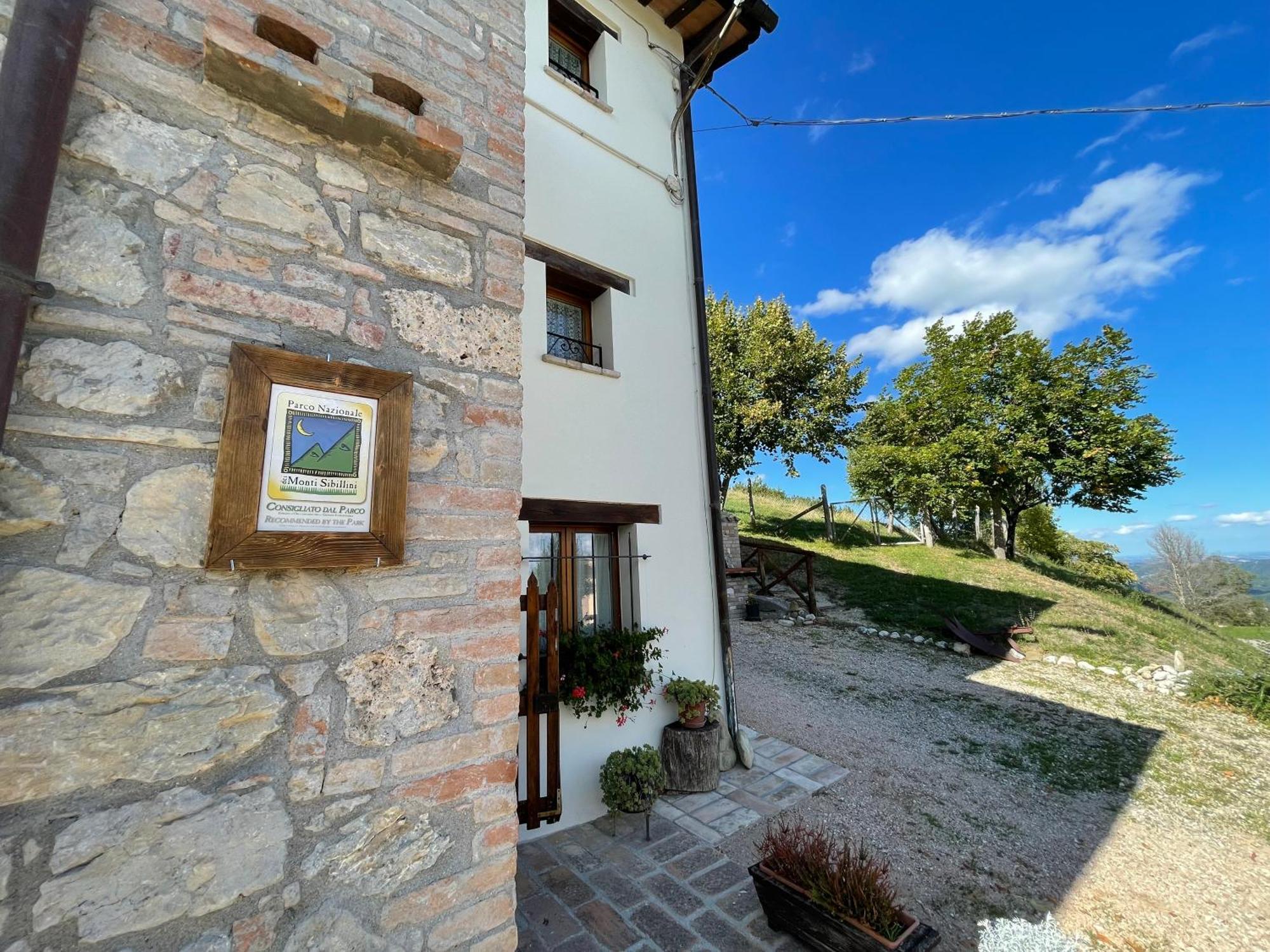 Agriturismo Le Castellare Montemonaco Kültér fotó