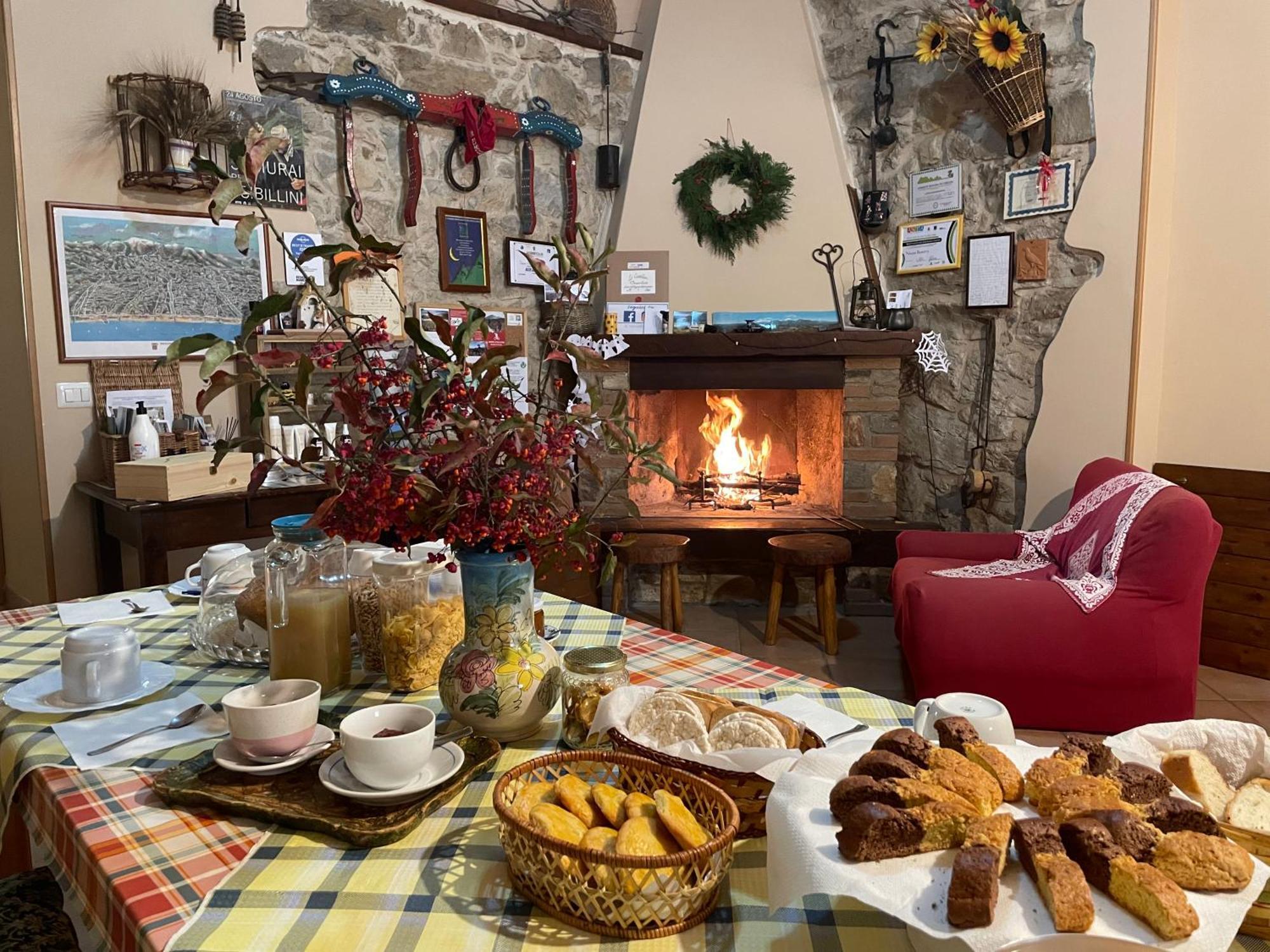 Agriturismo Le Castellare Montemonaco Kültér fotó